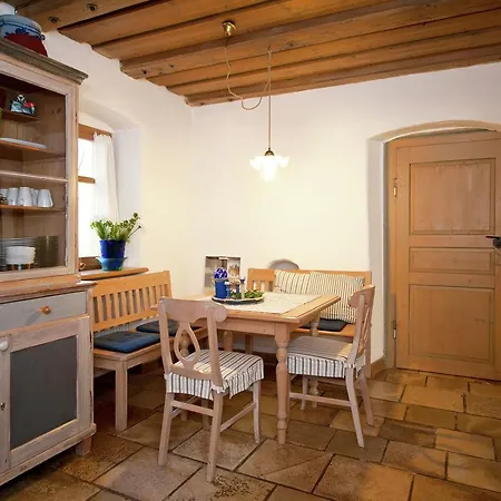 Nyaraló Cosy With Gazebo Weißenburg in Bayern