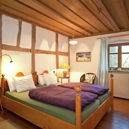 Cosy With Gazebo Semesterbostad Weißenburg in Bayern